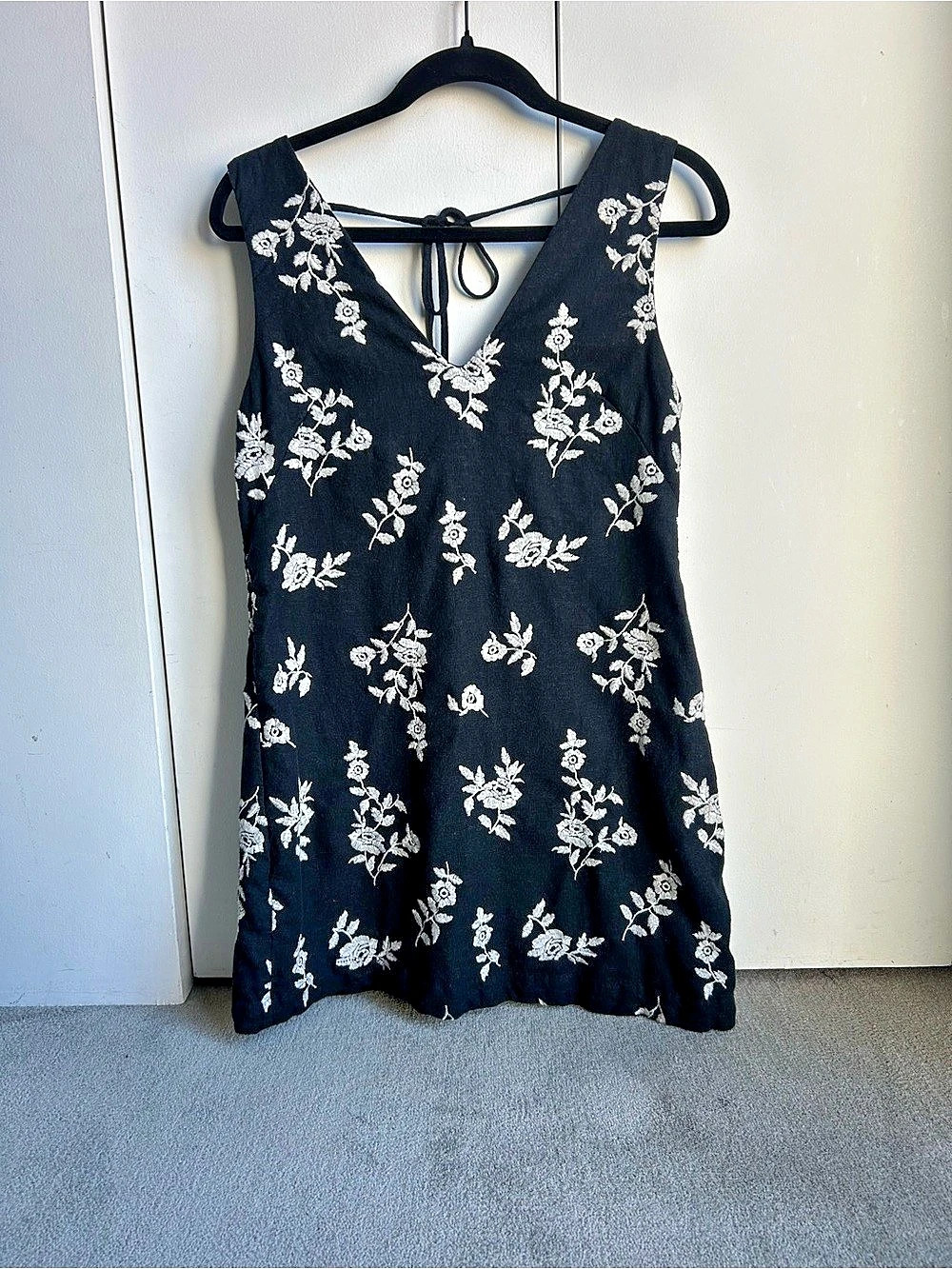 Abercrombie & Fitch Linen-Blend Embroidered Mini Dress